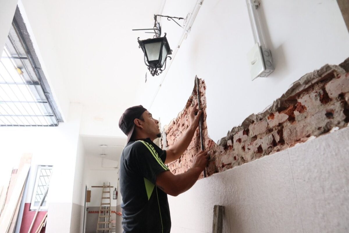 Remodelan 13 escuelas de Lanús durante el verano