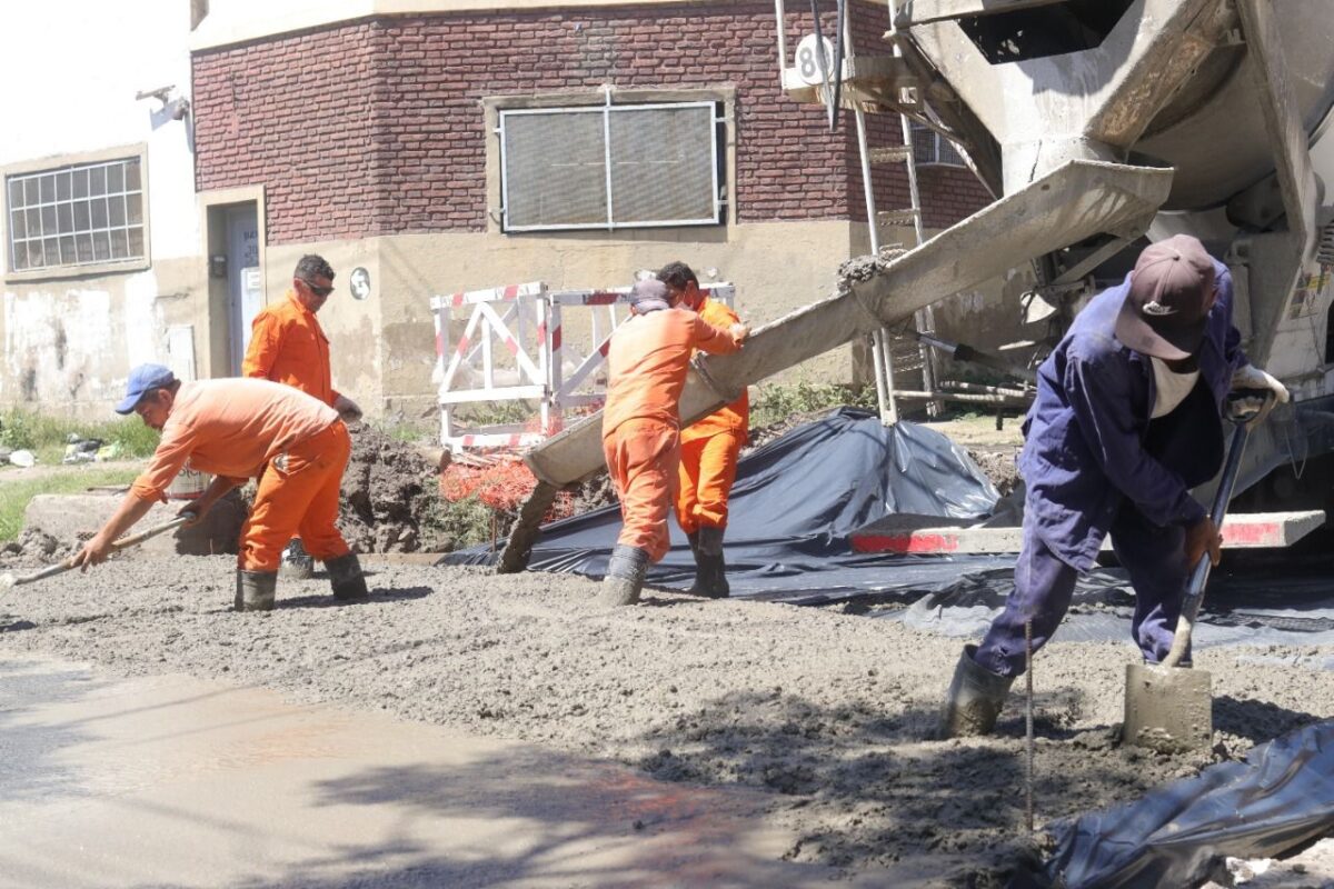Anuncian obras y mejoras en calles de Lanús