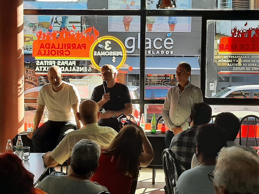 Rodríguez Larreta, Grindetti y Rivas Miera, con vecinos en Lanús