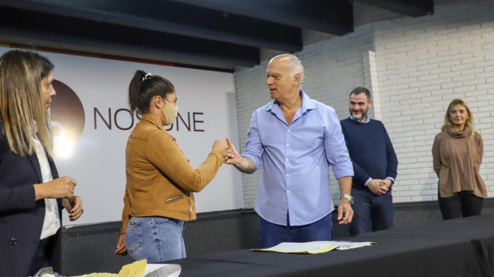 Grindetti y Urrelli entregaron escrituras a más de dos centenares de vecinos