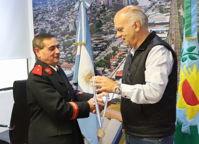 Grindetti y Kravetz homenajearon a los bomberos en su día