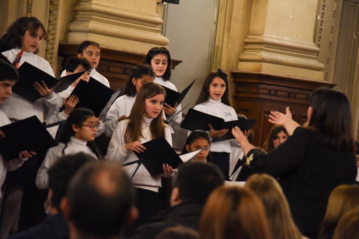 El Coro Nacional de Niños, en concierto con obras de Handel y Ariel Ramírez