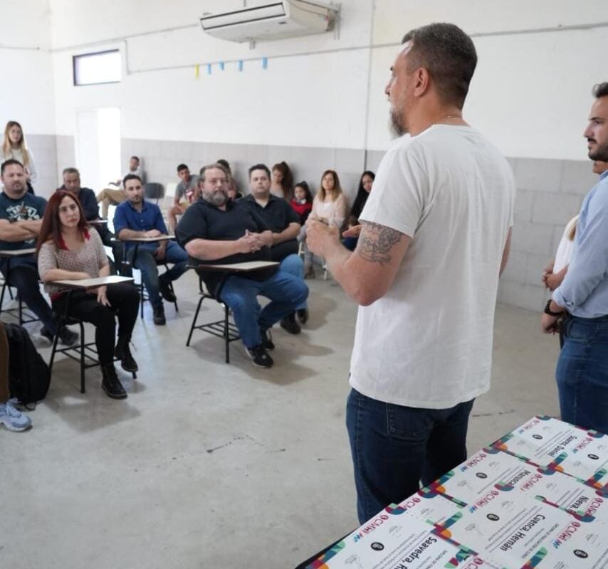 Diplomaron a cursantes de robótica