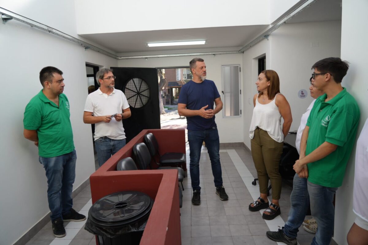 Kravetz visitó la remodelada sala «Güemes» en Chingolo