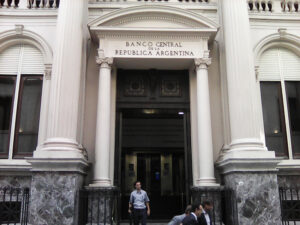 El Banco Central volvió a bajar la tasa de interés