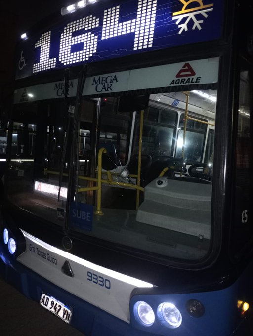 Denuncian ataques a colectivos que no adhieren al paro: qué líneas no circulan