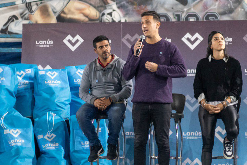 Presentan programa de inversión de $600 millones para refacción de clubes