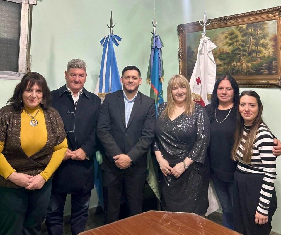 La Defensoría del Pueblo y Cruz Roja lanzan programas de asistencia para adultos mayores