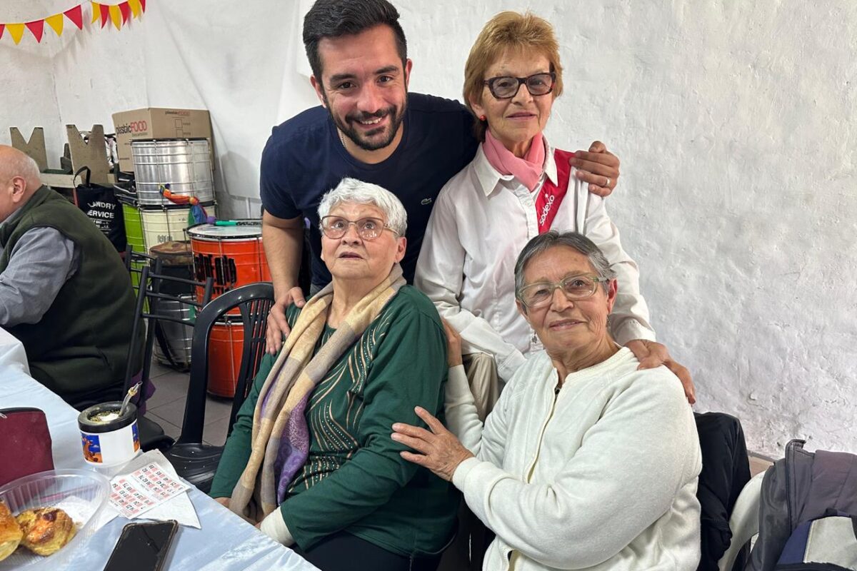 Balladares agasajó a jubilados “cuando el Presidente avasalló sus derechos”