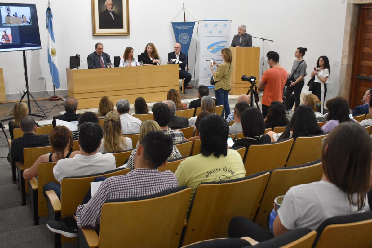 Defensoría de Lanús en plenario de defensores del Pueblo