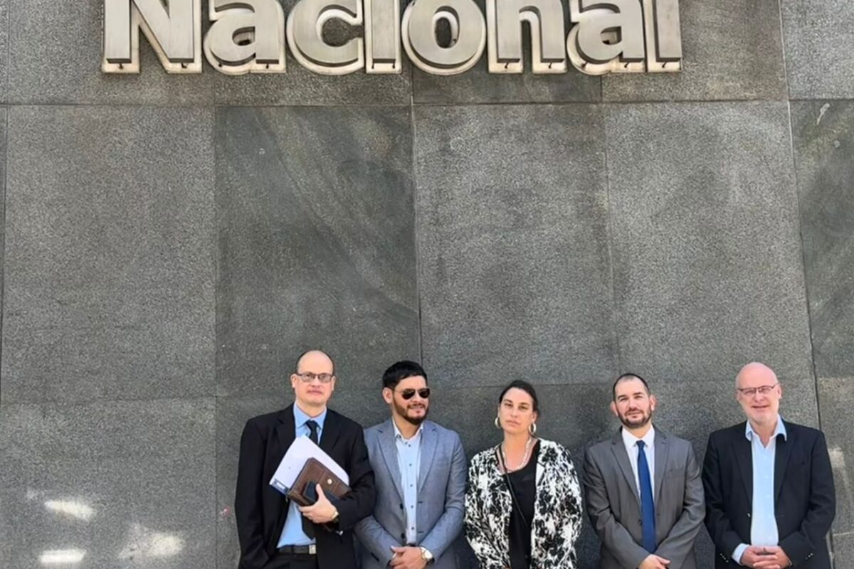 Mancebo, con funcionarios nacionales por la luz y las rutas